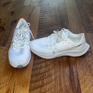 Nike Woman’s White Sneakers Size 7.5